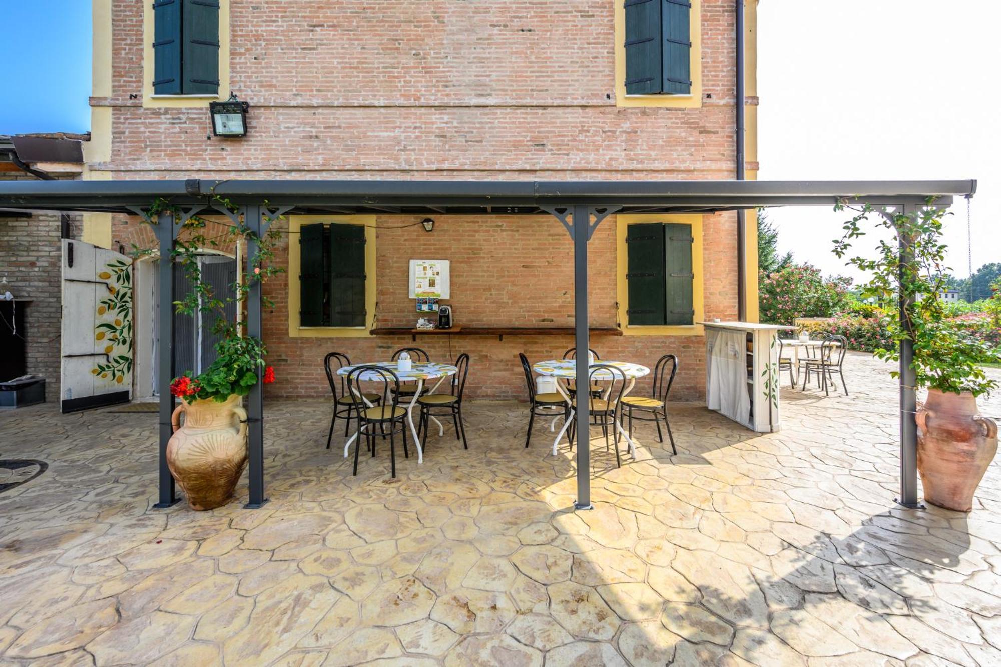 La Casa Di Valeria - Modena Bed & Breakfast Eksteriør bilde