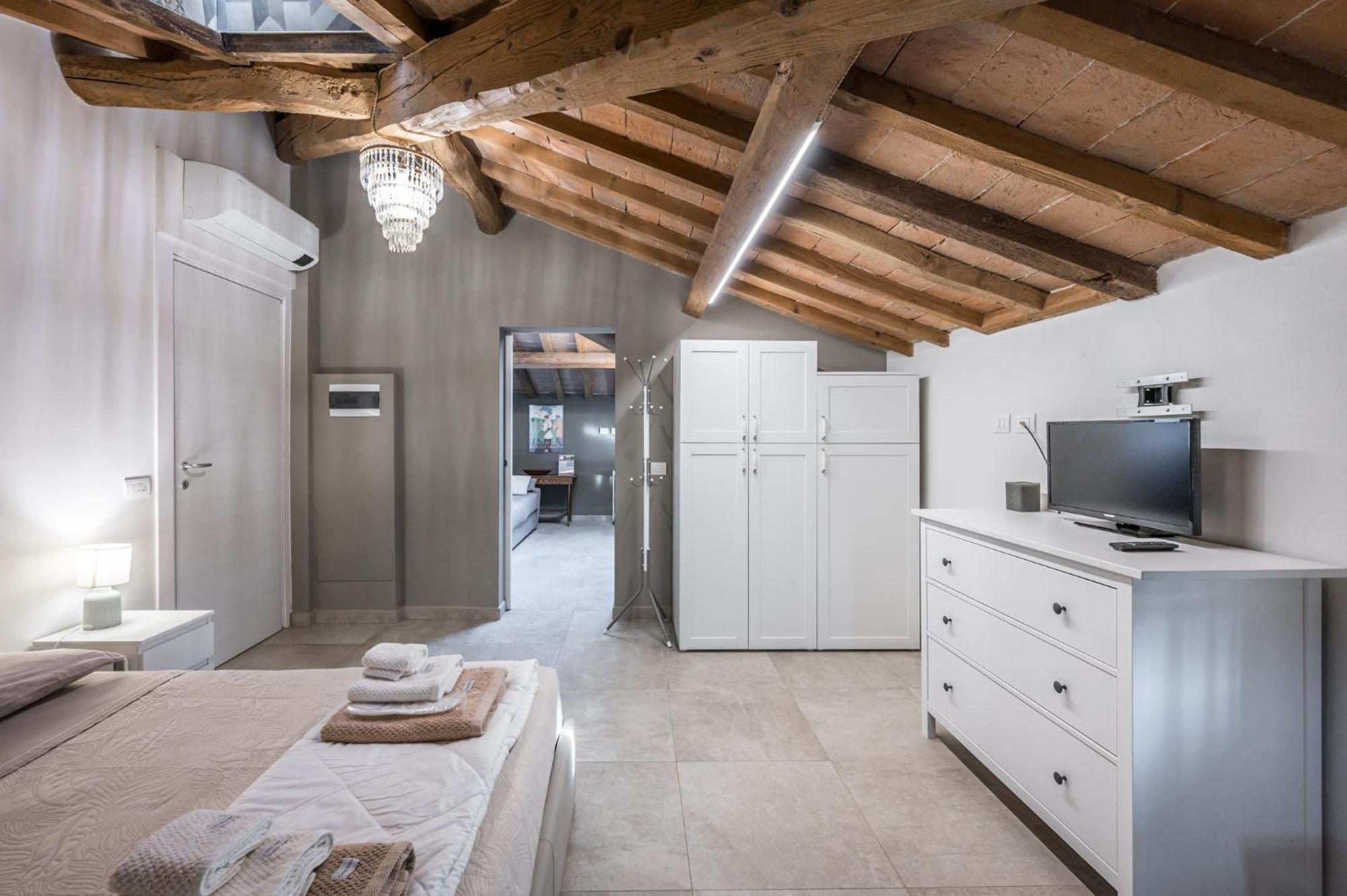 La Casa Di Valeria - Modena Bed & Breakfast Eksteriør bilde